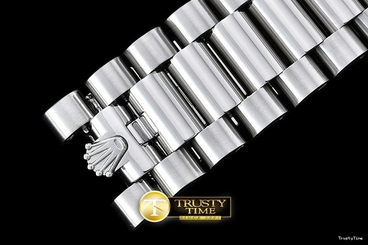 1211 Seasonal RDD0207E – DayDate 675